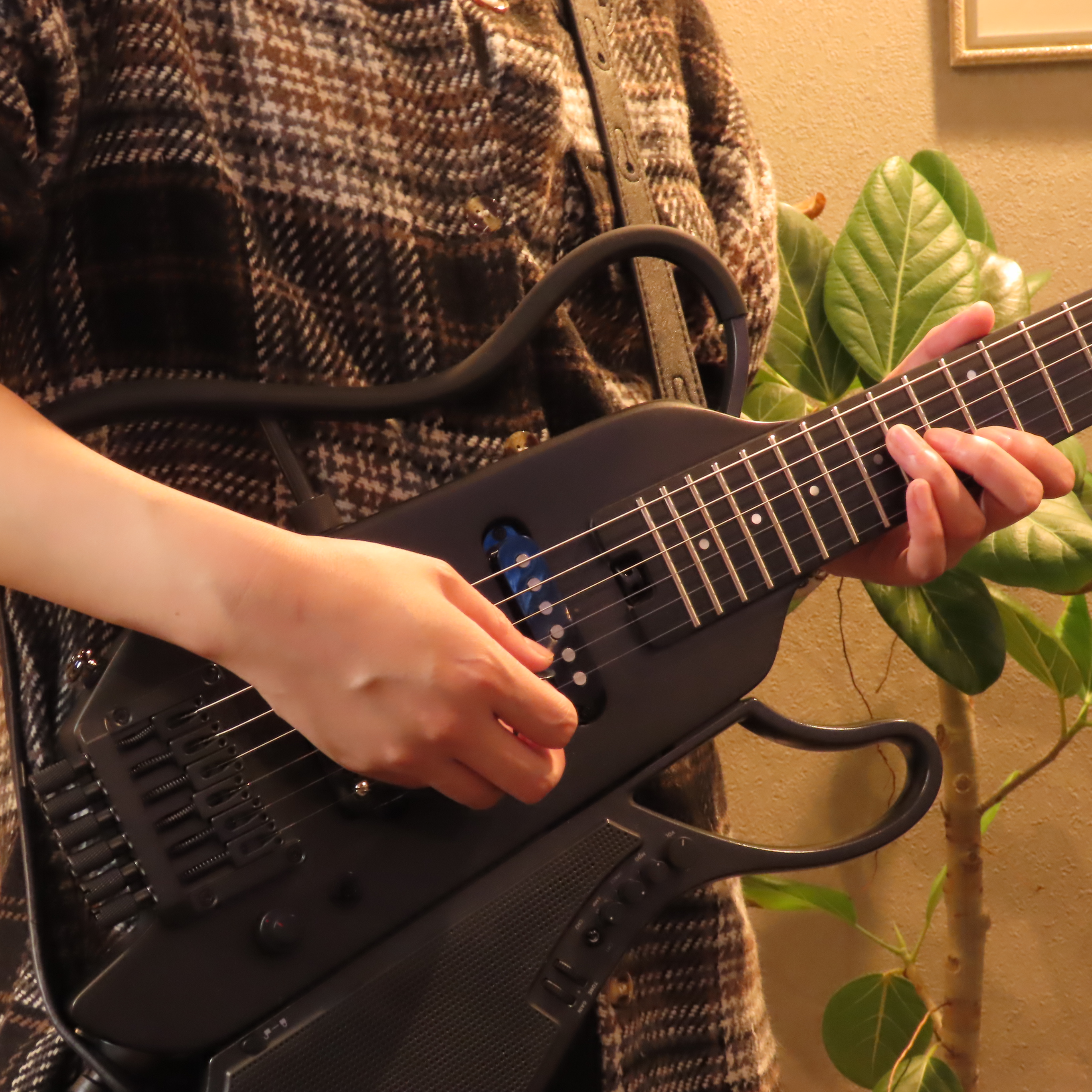 音楽と一杯に、心ほどける夜を。女性オーナーが迎える下通の隠れ家BAR